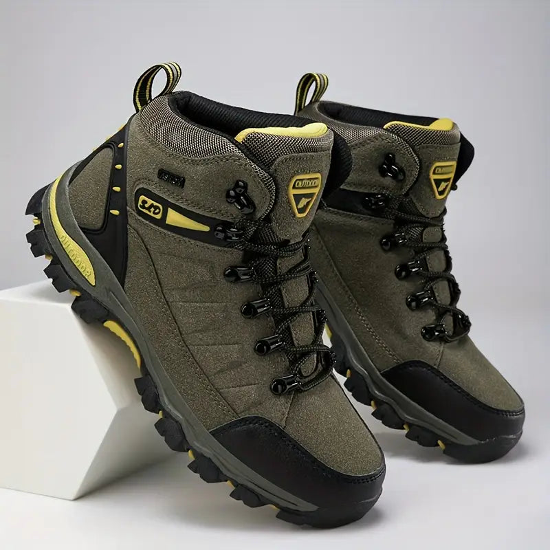 Botas de senderismo altas; con cordones