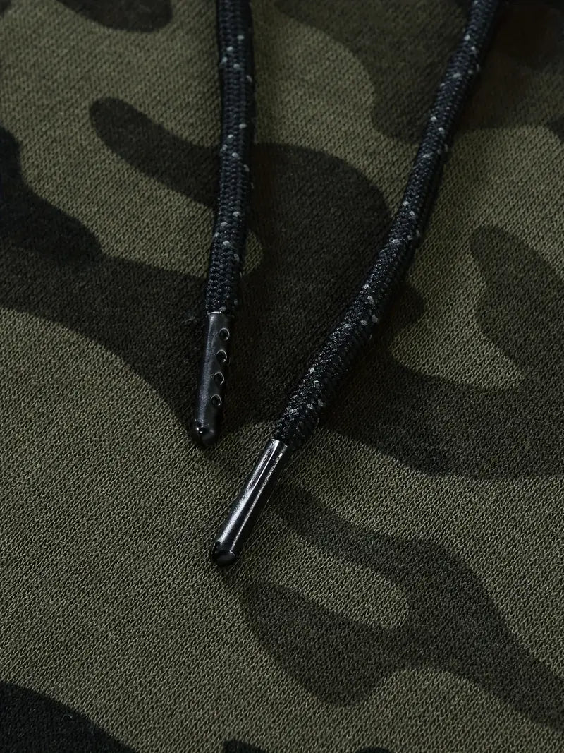 Sudadera con capucha casual en camuflado